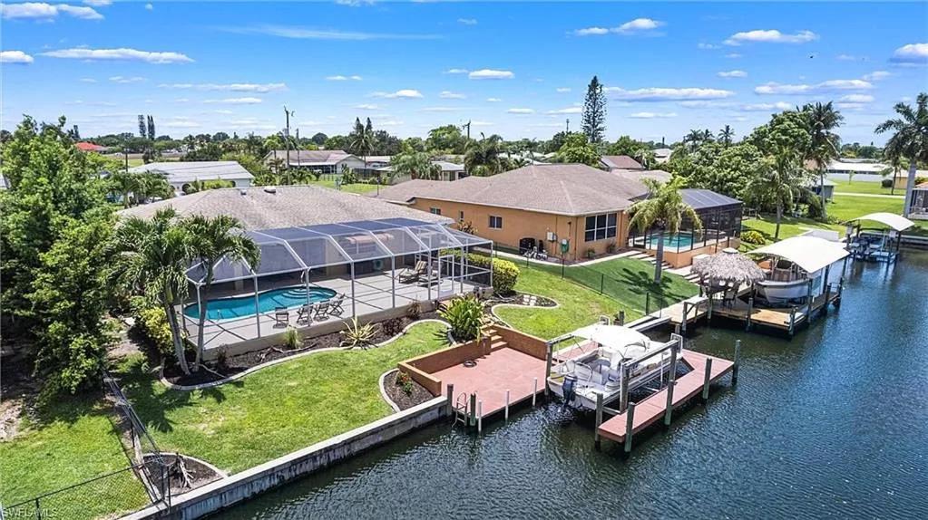 Tropical Breeze Canal Waterfront Home, Heated Pool Cape Coral Exterior photo